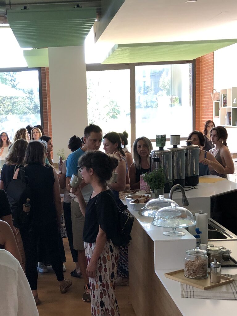 vegano-cibo-navigli-milano-min